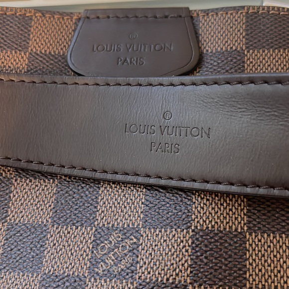 AUTHENTIC: Louis Vuitton Gracefull MM (Excellent Condition) - Picture 9 of 10